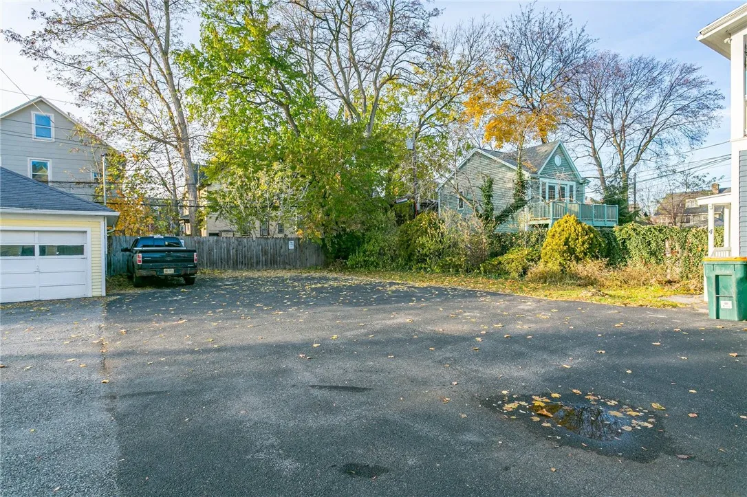 91 Merriman Street 1, Rochester, New York 14607, Rochester, New York 14607, 2 Bedrooms Bedrooms, 5 Rooms Rooms,1 BathroomBathrooms,Residential Lease,For Rent,91 Merriman Street 1, Rochester, New York 14607,R1626799