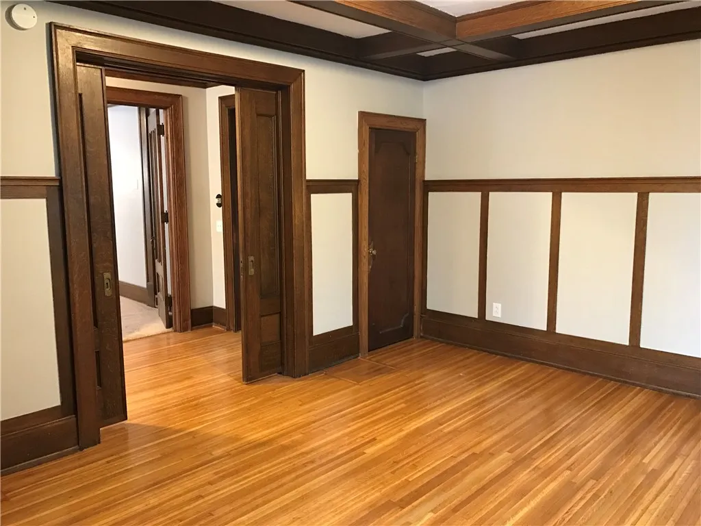 91 Merriman Street 1, Rochester, New York 14607, Rochester, New York 14607, 2 Bedrooms Bedrooms, 5 Rooms Rooms,1 BathroomBathrooms,Residential Lease,For Rent,91 Merriman Street 1, Rochester, New York 14607,R1626799