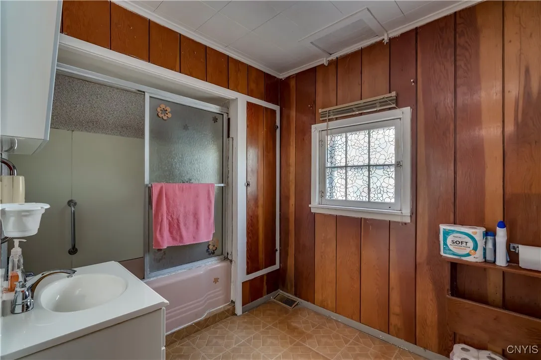 19 High Street, Alexandria, New York 13607, Alexandria, New York 13607, 3 Bedrooms Bedrooms, 6 Rooms Rooms,1 BathroomBathrooms,Residential,Closed,19 High Street, Alexandria, New York 13607,0,S1626811