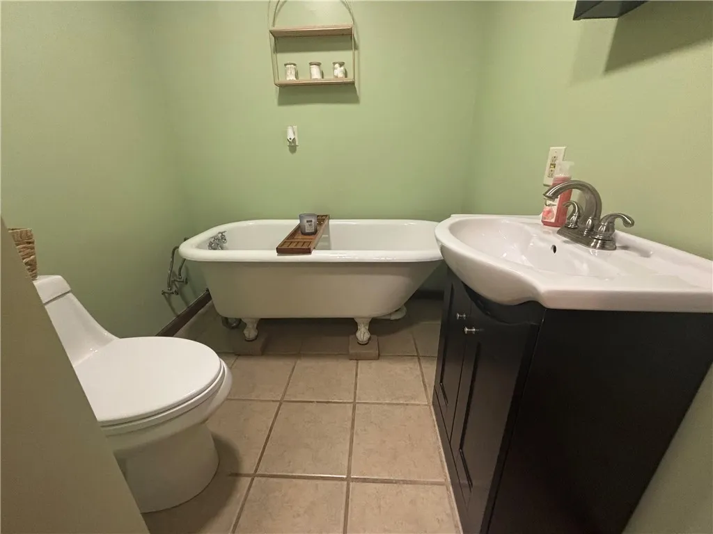 819 Creager Road, Springport, New York 13160, Springport, New York 13160, 3 Bedrooms Bedrooms, 8 Rooms Rooms,2 BathroomsBathrooms,Residential,Closed,819 Creager Road, Springport, New York 13160,0,R1626213