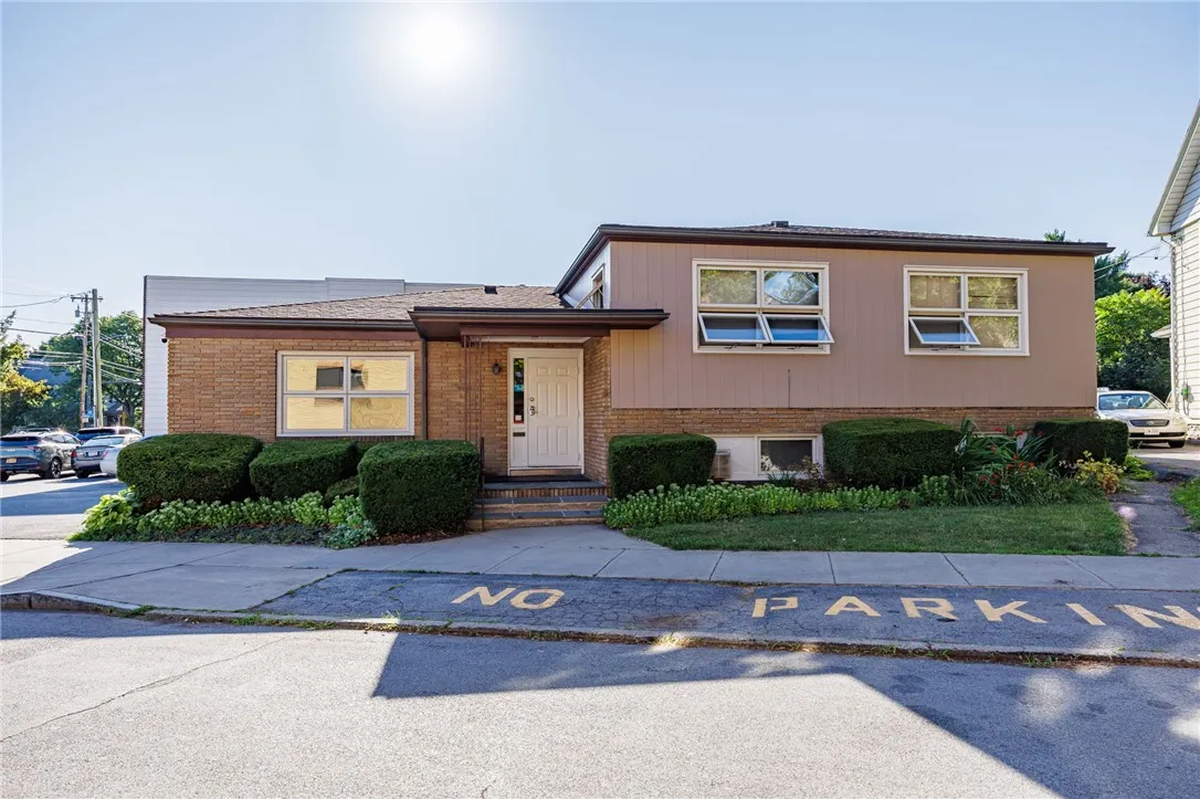 2233 Clifford Avenue 2, Rochester, New York 14609, Rochester, New York 14609, 1 Bedroom Bedrooms, 3 Rooms Rooms,1 BathroomBathrooms,Residential Lease,For Rent,2233 Clifford Avenue 2, Rochester, New York 14609,R1626873