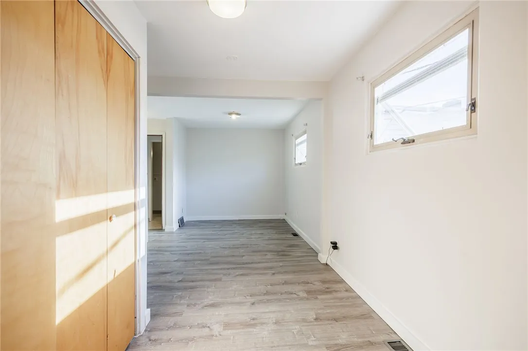 2233 Clifford Avenue 2, Rochester, New York 14609, Rochester, New York 14609, 1 Bedroom Bedrooms, 3 Rooms Rooms,1 BathroomBathrooms,Residential Lease,For Rent,2233 Clifford Avenue 2, Rochester, New York 14609,R1626873