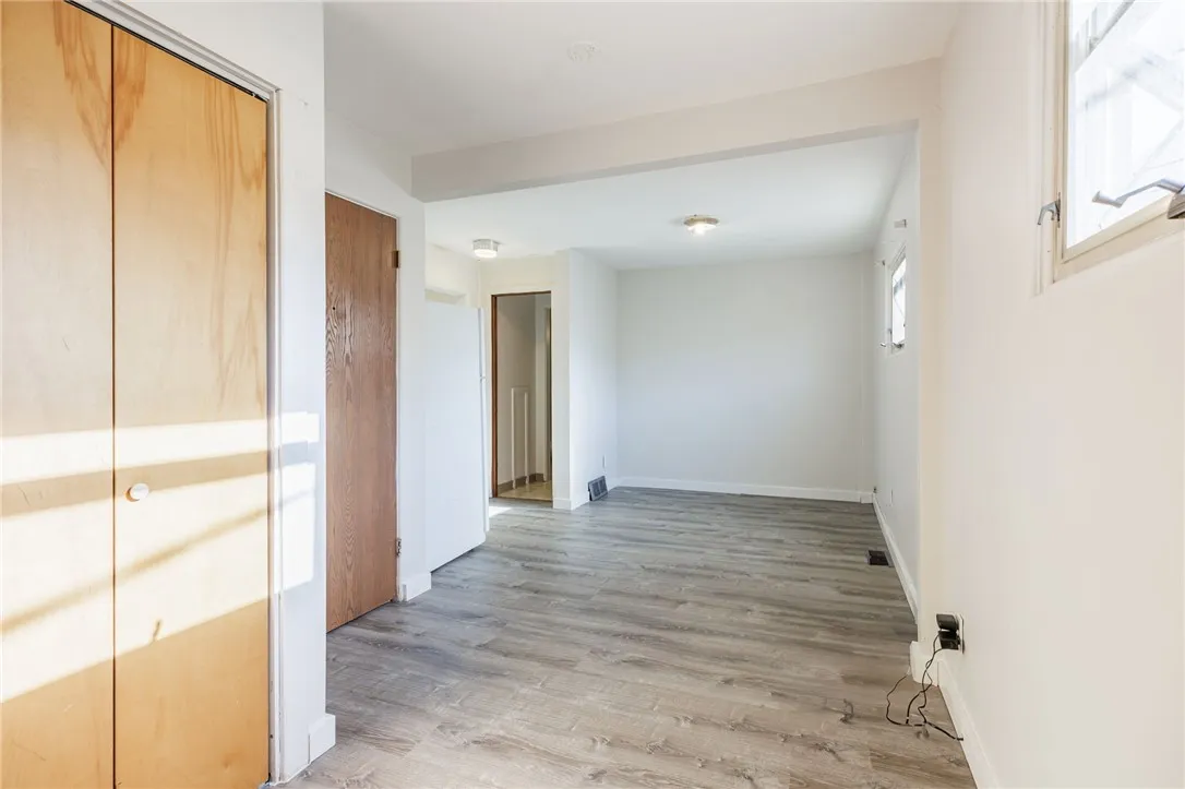 2233 Clifford Avenue 2, Rochester, New York 14609, Rochester, New York 14609, 1 Bedroom Bedrooms, 3 Rooms Rooms,1 BathroomBathrooms,Residential Lease,For Rent,2233 Clifford Avenue 2, Rochester, New York 14609,R1626873