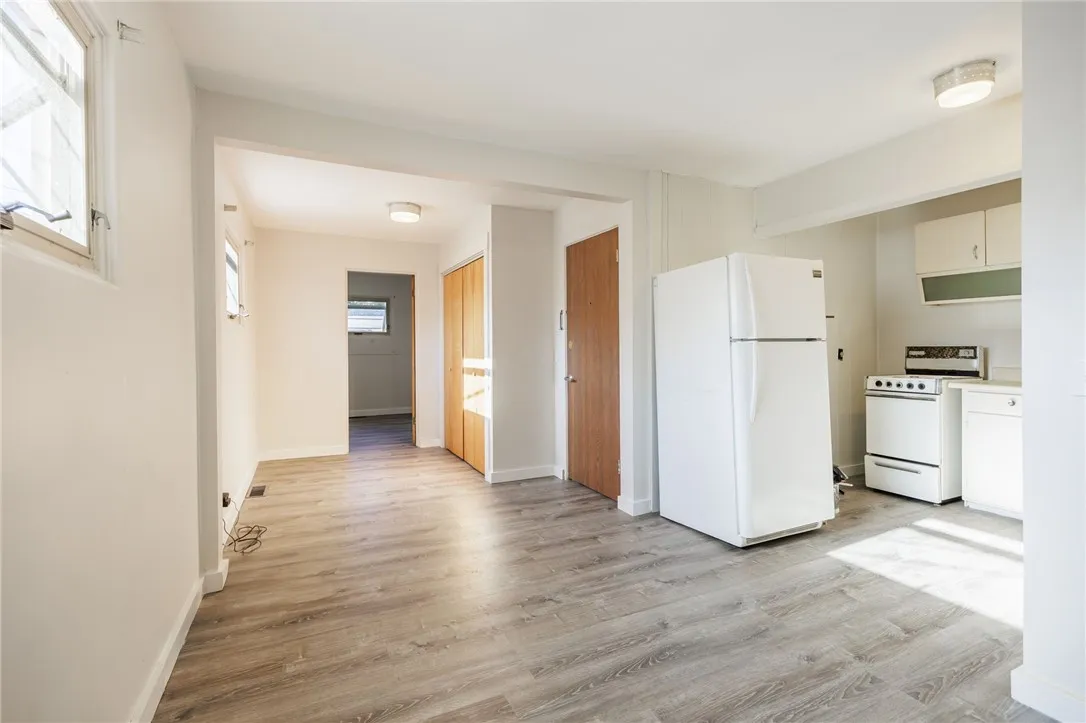 2233 Clifford Avenue 2, Rochester, New York 14609, Rochester, New York 14609, 1 Bedroom Bedrooms, 3 Rooms Rooms,1 BathroomBathrooms,Residential Lease,For Rent,2233 Clifford Avenue 2, Rochester, New York 14609,R1626873