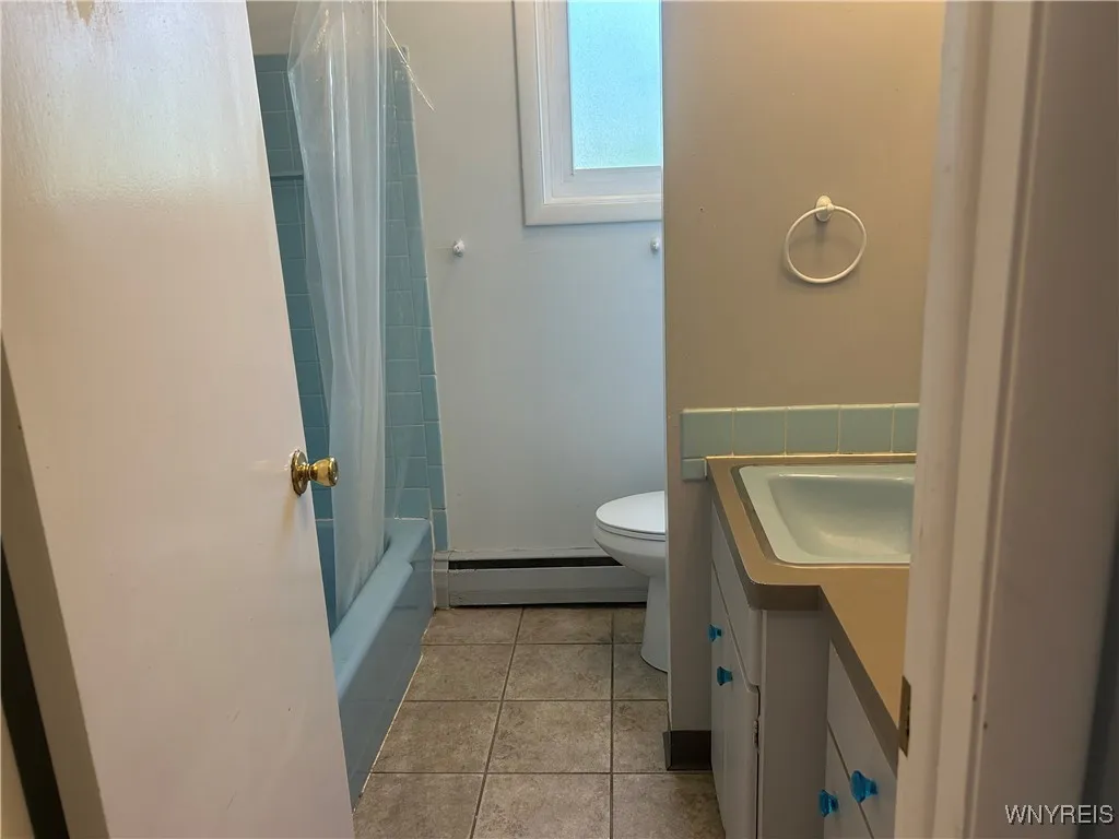18 Barone Circle, Cheektowaga, New York 14225, Cheektowaga, New York 14225, 3 Bedrooms Bedrooms, 6 Rooms Rooms,1 BathroomBathrooms,Residential Lease,For Rent,18 Barone Circle, Cheektowaga, New York 14225,B1626858