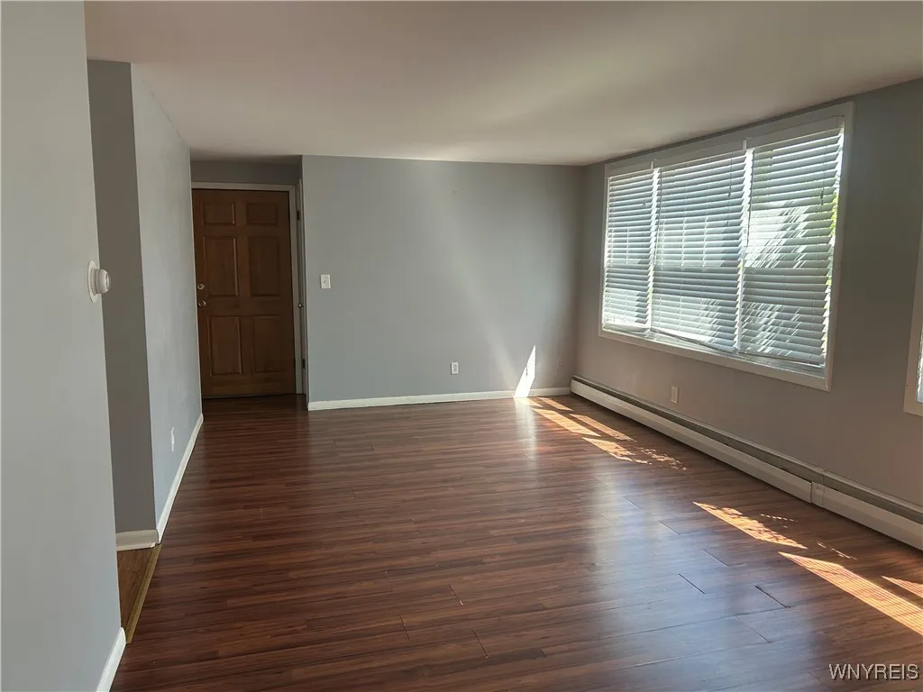 18 Barone Circle, Cheektowaga, New York 14225, Cheektowaga, New York 14225, 3 Bedrooms Bedrooms, 6 Rooms Rooms,1 BathroomBathrooms,Residential Lease,For Rent,18 Barone Circle, Cheektowaga, New York 14225,B1626858
