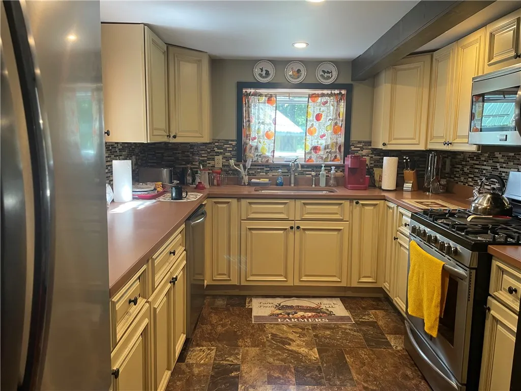 243 Kelly Road, Bainbridge, New York 13733, Bainbridge, New York 13733, 2 Bedrooms Bedrooms, 8 Rooms Rooms,2 BathroomsBathrooms,Residential,For Sale,243 Kelly Road, Bainbridge, New York 13733,0,R1625777