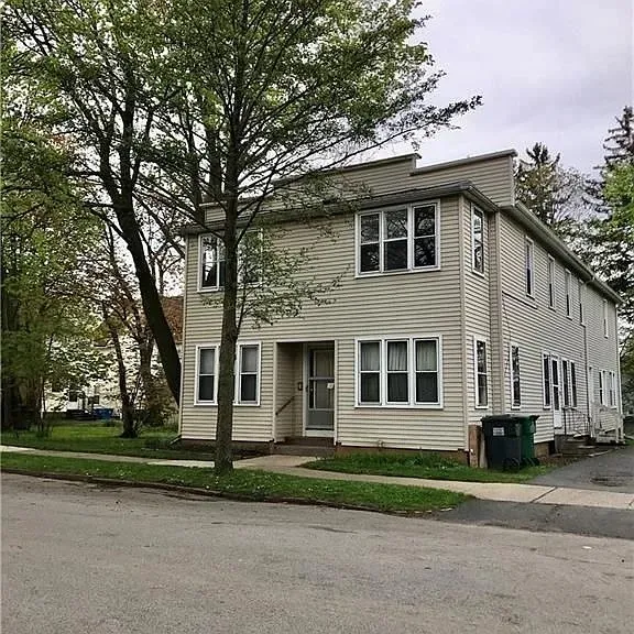 81 Stewart Street 3, Rochester, New York 14620, Rochester, New York 14620, 1 Bedroom Bedrooms, 4 Rooms Rooms,1 BathroomBathrooms,Residential Lease,For Rent,81 Stewart Street 3, Rochester, New York 14620,R1626881