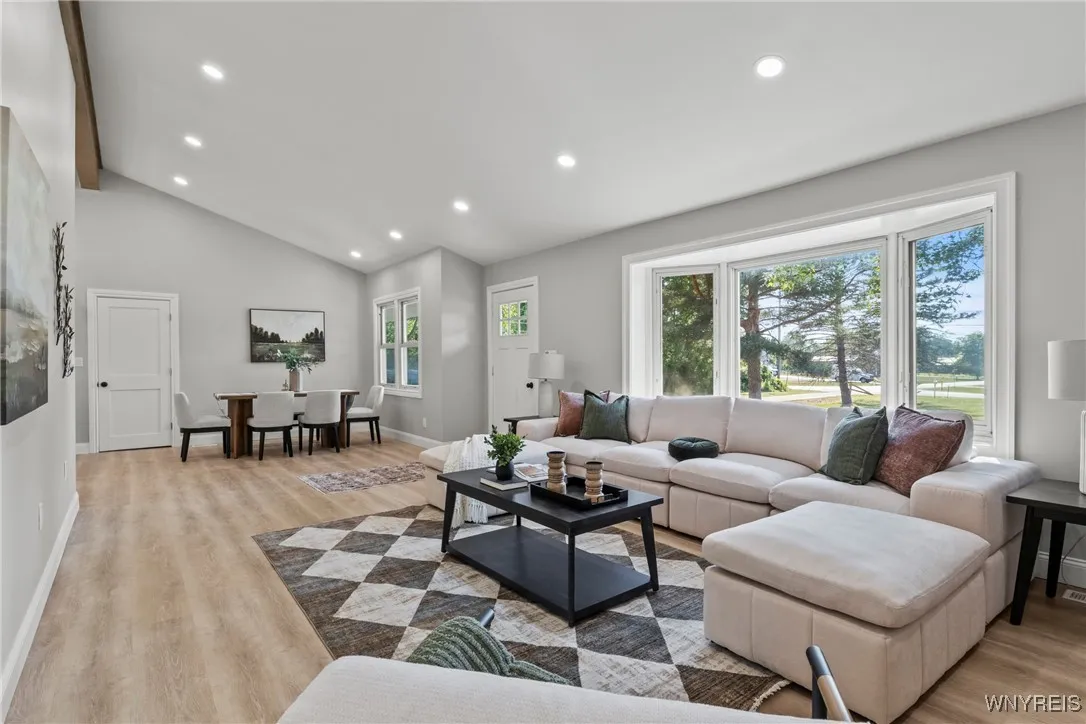 5649 Barnum Road, Clarence, New York 14001, Newstead, New York 14001, 3 Bedrooms Bedrooms, 6 Rooms Rooms,2 BathroomsBathrooms,Residential,Closed,5649 Barnum Road, Clarence, New York 14001,0,B1626635