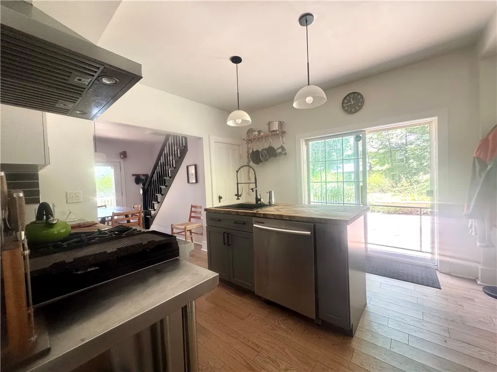 4 King Street, Oneonta, New York 13820, Oneonta, New York 13820, 4 Bedrooms Bedrooms, 10 Rooms Rooms,1 BathroomBathrooms,Residential,Closed,4 King Street, Oneonta, New York 13820,0,R1626537