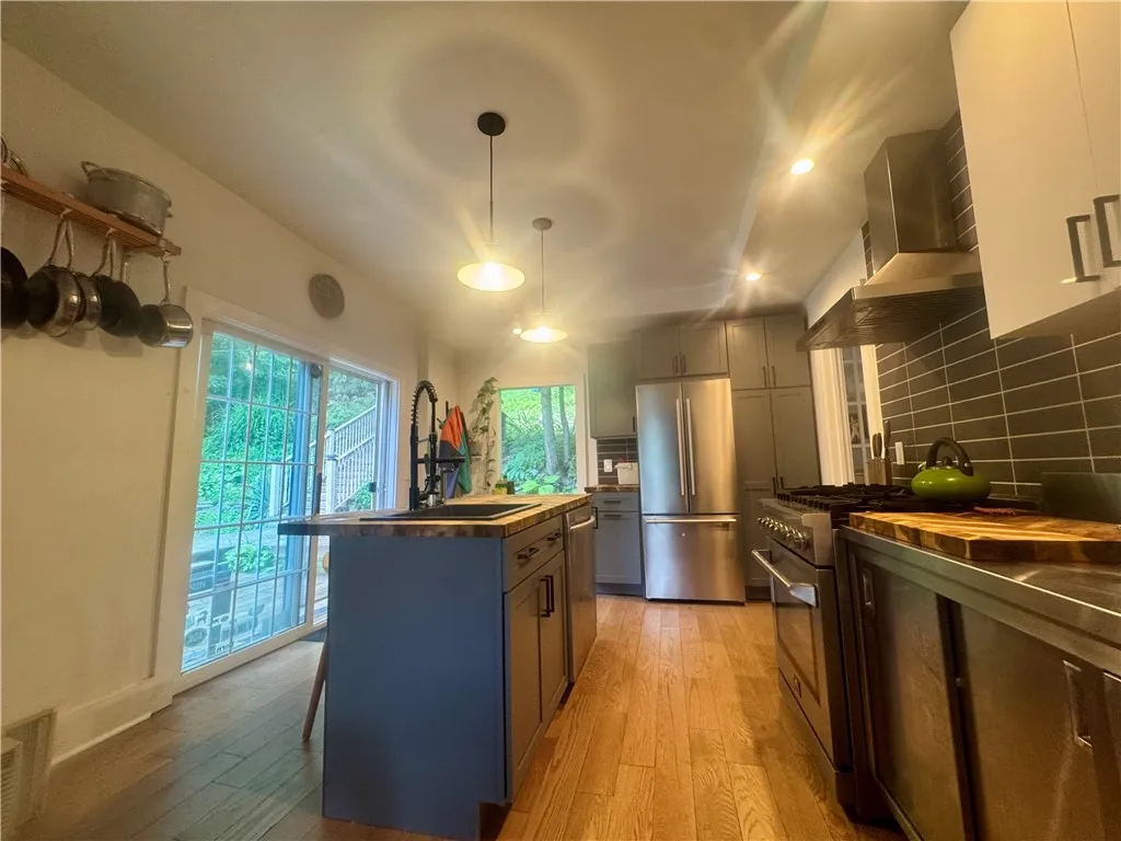 4 King Street, Oneonta, New York 13820, Oneonta, New York 13820, 4 Bedrooms Bedrooms, 10 Rooms Rooms,1 BathroomBathrooms,Residential,Closed,4 King Street, Oneonta, New York 13820,0,R1626537