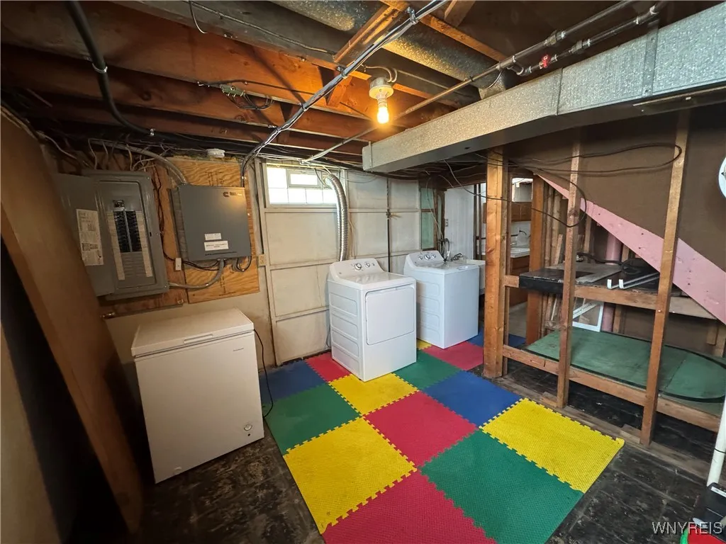 Washer Dryer included