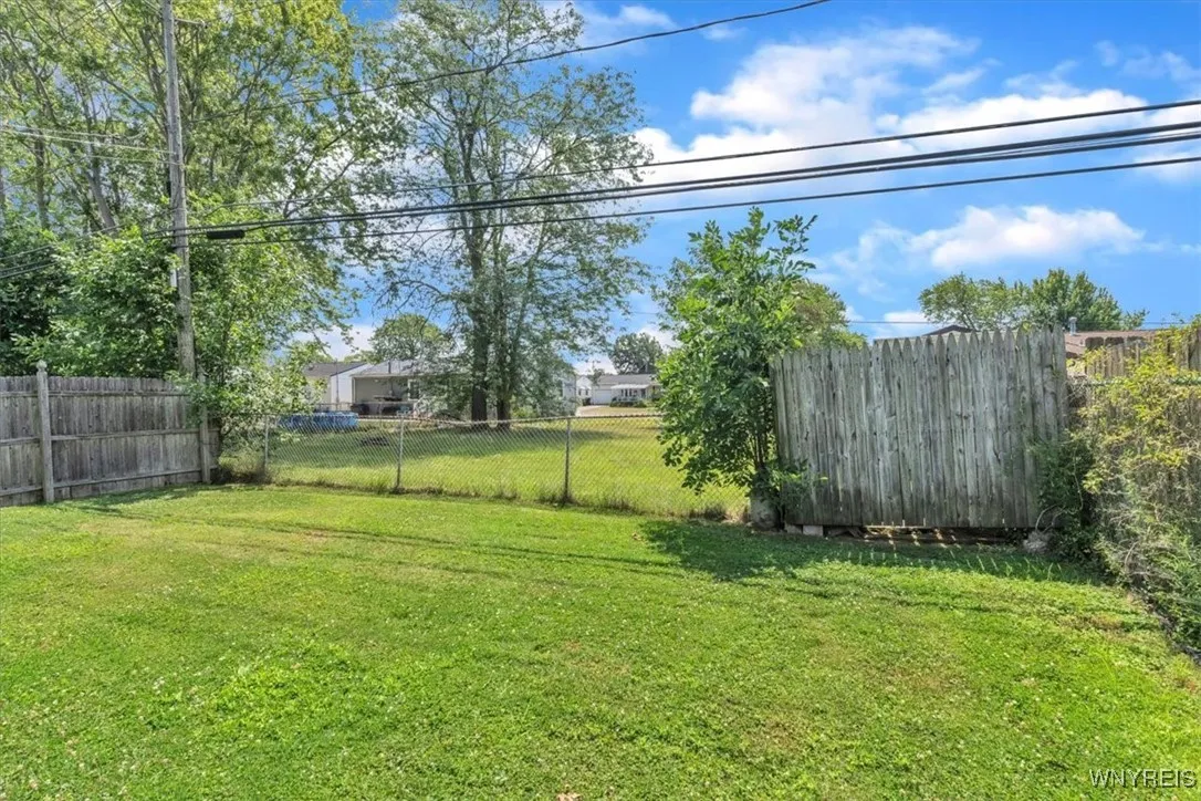 135 Mapleview Drive, Tonawanda, New York 14150, Tonawanda, New York 14150, 3 Bedrooms Bedrooms, 5 Rooms Rooms,1 BathroomBathrooms,Residential,Closed,135 Mapleview Drive, Tonawanda, New York 14150,0,B1626727