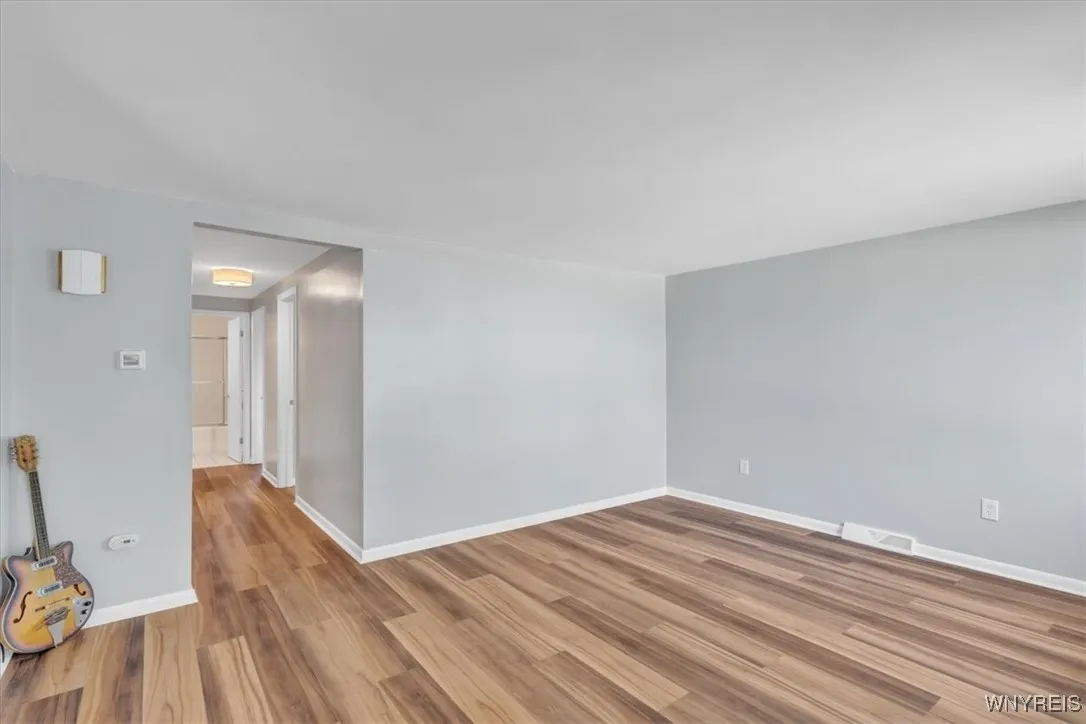 135 Mapleview Drive, Tonawanda, New York 14150, Tonawanda, New York 14150, 3 Bedrooms Bedrooms, 5 Rooms Rooms,1 BathroomBathrooms,Residential,Closed,135 Mapleview Drive, Tonawanda, New York 14150,0,B1626727