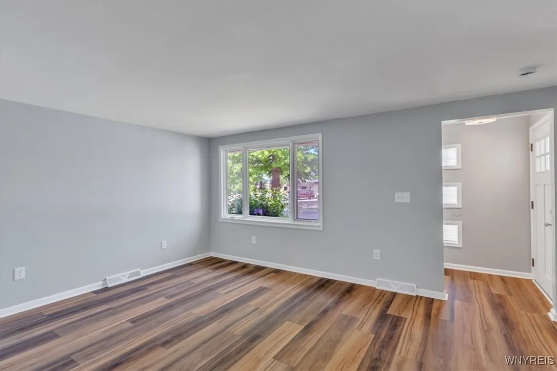 135 Mapleview Drive, Tonawanda, New York 14150, Tonawanda, New York 14150, 3 Bedrooms Bedrooms, 5 Rooms Rooms,1 BathroomBathrooms,Residential,Closed,135 Mapleview Drive, Tonawanda, New York 14150,0,B1626727