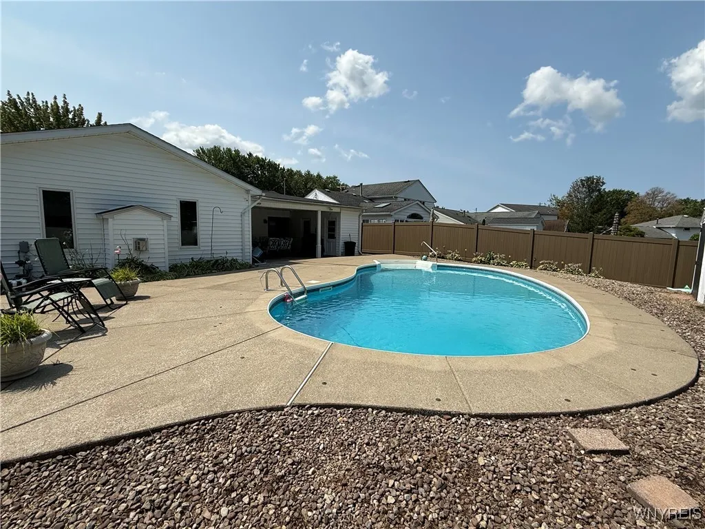 128 Cranwood Drive, West Seneca, New York 14224, West Seneca, New York 14224, 3 Bedrooms Bedrooms, 5 Rooms Rooms,2 BathroomsBathrooms,Residential,Closed,128 Cranwood Drive, West Seneca, New York 14224,0,B1626738