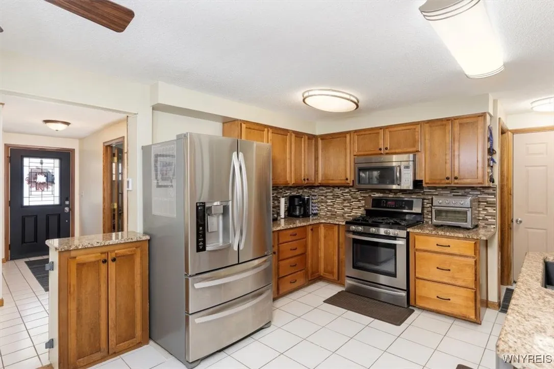 128 Cranwood Drive, West Seneca, New York 14224, West Seneca, New York 14224, 3 Bedrooms Bedrooms, 5 Rooms Rooms,2 BathroomsBathrooms,Residential,Closed,128 Cranwood Drive, West Seneca, New York 14224,0,B1626738