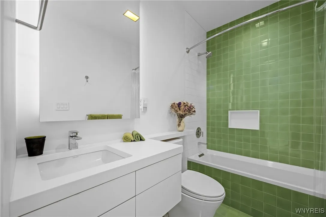 41 Melant Drive, Orchard Park, New York 14127, Orchard Park, New York 14127, 4 Bedrooms Bedrooms, 23 Rooms Rooms,5 BathroomsBathrooms,Residential,For Sale,41 Melant Drive, Orchard Park, New York 14127,B1619022