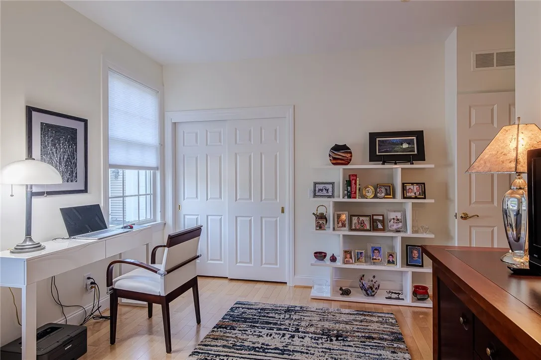 18 Mid Ponds Lane, Pittsford, New York 14534, Pittsford, New York 14534, 2 Bedrooms Bedrooms, 5 Rooms Rooms,2 BathroomsBathrooms,Residential,Closed,18 Mid Ponds Lane, Pittsford, New York 14534,0,R1626181