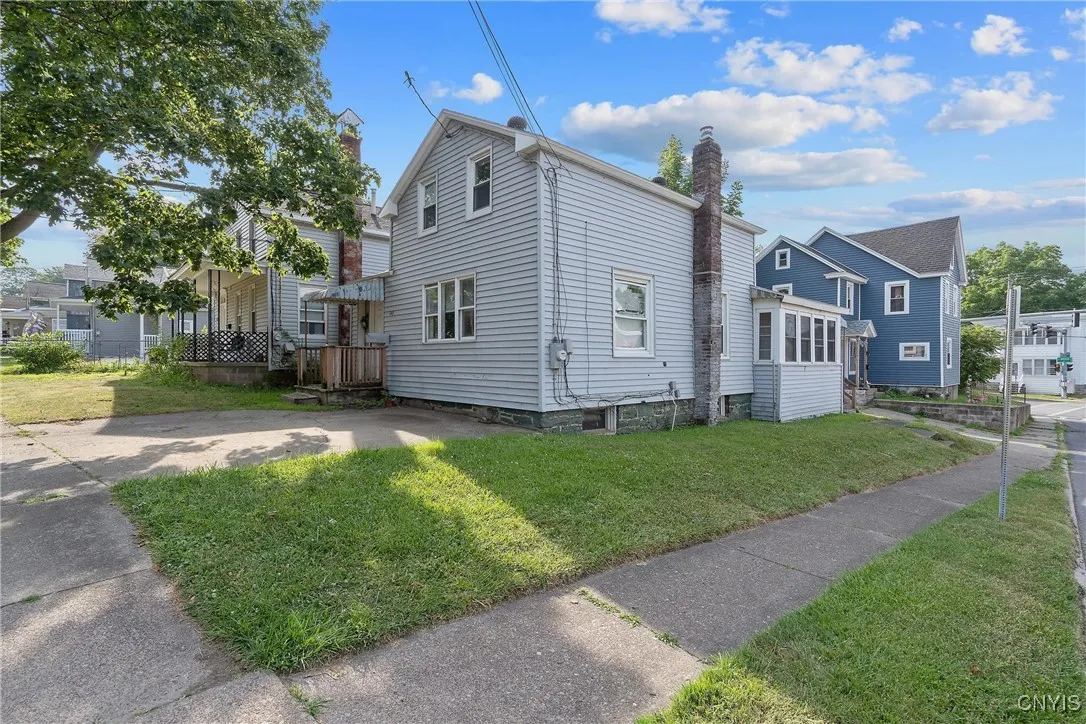 148 West Cayuga Street, Oswego, New York 13126, Oswego, New York 13126, 3 Bedrooms Bedrooms, 5 Rooms Rooms,1 BathroomBathrooms,Residential Lease,For Rent,148 West Cayuga Street, Oswego, New York 13126,S1625562