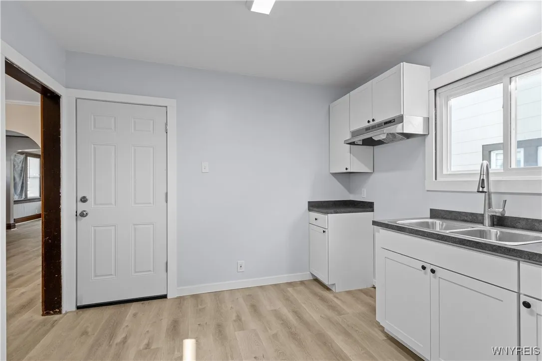 71 Gerald Avenue Lower, Buffalo, New York 14215, Buffalo, New York 14215, 3 Bedrooms Bedrooms, 7 Rooms Rooms,1 BathroomBathrooms,Residential Lease,For Rent,71 Gerald Avenue Lower, Buffalo, New York 14215,B1626544