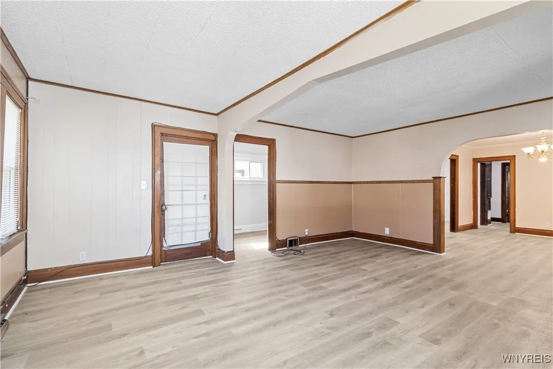 71 Gerald Avenue Lower, Buffalo, New York 14215, Buffalo, New York 14215, 3 Bedrooms Bedrooms, 7 Rooms Rooms,1 BathroomBathrooms,Residential Lease,For Rent,71 Gerald Avenue Lower, Buffalo, New York 14215,B1626544