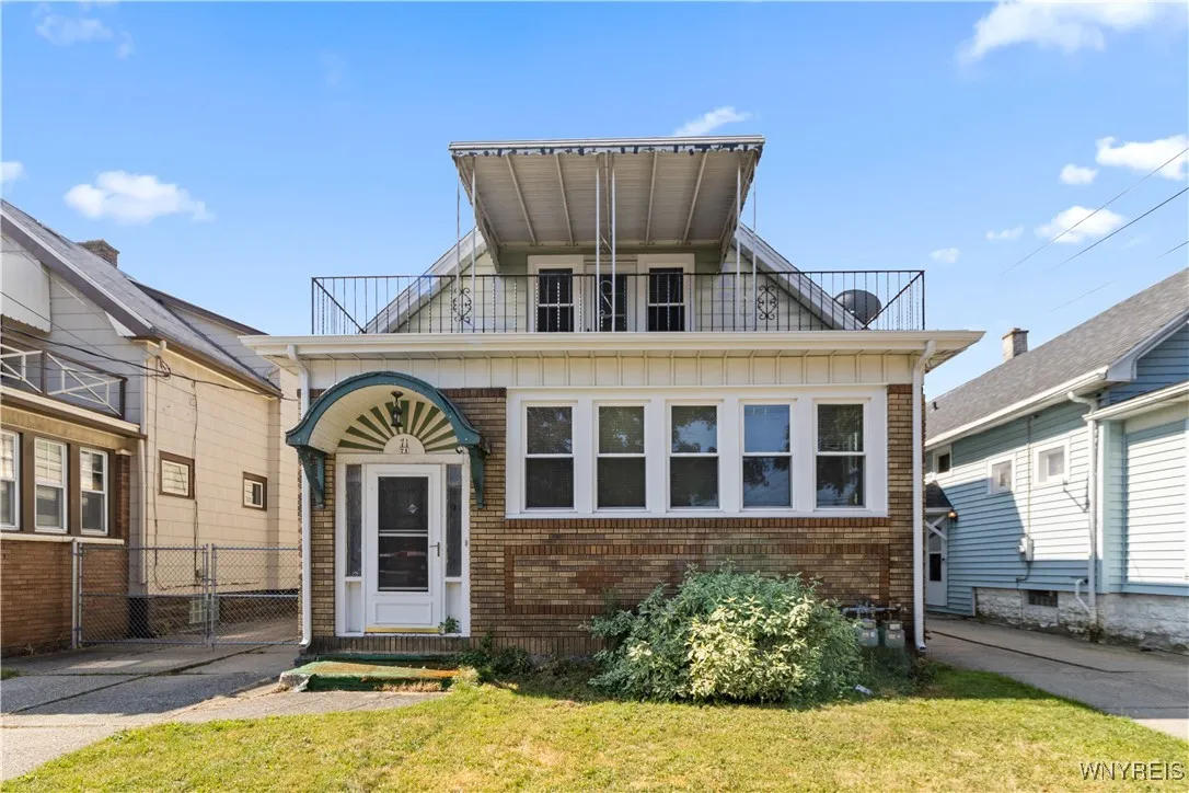 71 Gerald Avenue Lower, Buffalo, New York 14215, Buffalo, New York 14215, 3 Bedrooms Bedrooms, 7 Rooms Rooms,1 BathroomBathrooms,Residential Lease,For Rent,71 Gerald Avenue Lower, Buffalo, New York 14215,B1626544