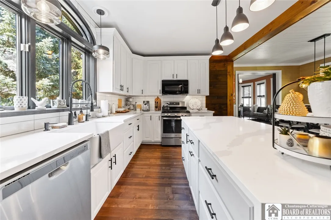 160 Temple Street, Pomfret, New York 14063, Pomfret, New York 14063, 4 Bedrooms Bedrooms, 12 Rooms Rooms,3 BathroomsBathrooms,Residential,Closed,160 Temple Street, Pomfret, New York 14063,0,R1626961