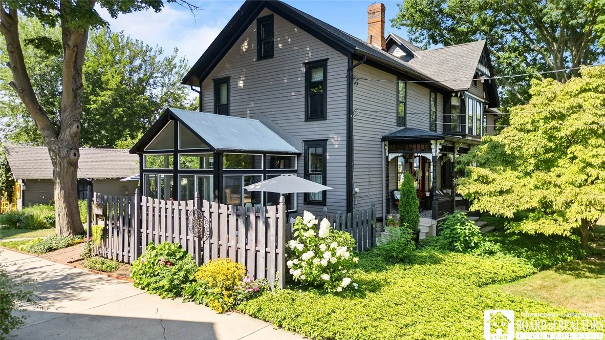 160 Temple Street, Pomfret, New York 14063, Pomfret, New York 14063, 4 Bedrooms Bedrooms, 12 Rooms Rooms,3 BathroomsBathrooms,Residential,Closed,160 Temple Street, Pomfret, New York 14063,0,R1626961