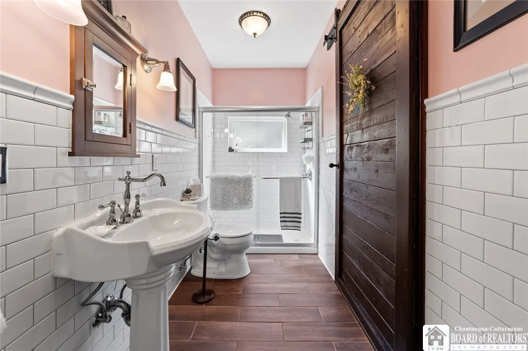 160 Temple Street, Pomfret, New York 14063, Pomfret, New York 14063, 4 Bedrooms Bedrooms, 12 Rooms Rooms,3 BathroomsBathrooms,Residential,Closed,160 Temple Street, Pomfret, New York 14063,0,R1626961