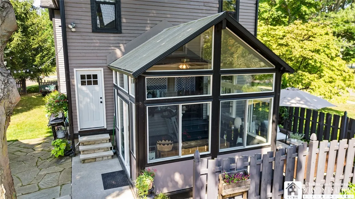 160 Temple Street, Pomfret, New York 14063, Pomfret, New York 14063, 4 Bedrooms Bedrooms, 12 Rooms Rooms,3 BathroomsBathrooms,Residential,Closed,160 Temple Street, Pomfret, New York 14063,0,R1626961