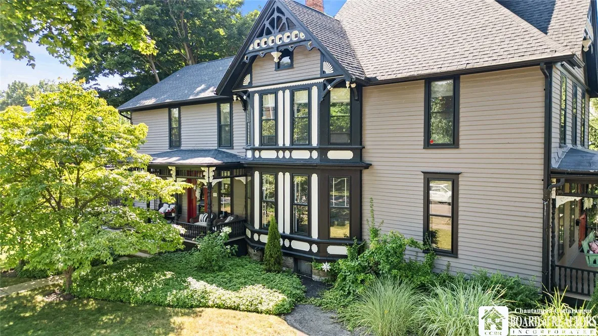 160 Temple Street, Pomfret, New York 14063, Pomfret, New York 14063, 4 Bedrooms Bedrooms, 12 Rooms Rooms,3 BathroomsBathrooms,Residential,Closed,160 Temple Street, Pomfret, New York 14063,0,R1626961