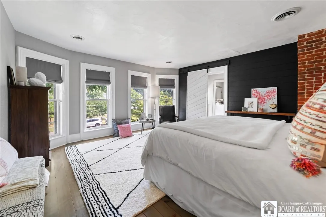 160 Temple Street, Pomfret, New York 14063, Pomfret, New York 14063, 4 Bedrooms Bedrooms, 12 Rooms Rooms,3 BathroomsBathrooms,Residential,Closed,160 Temple Street, Pomfret, New York 14063,0,R1626961