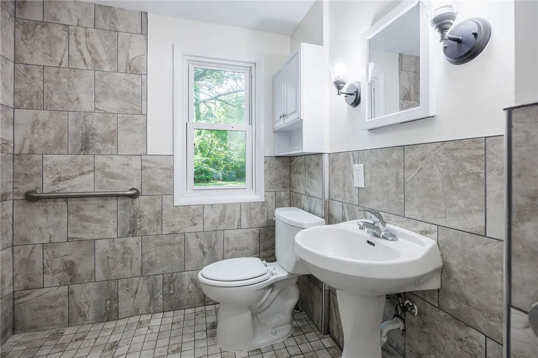 139 Crescent Road, Perinton, New York 14450, Perinton, New York 14450, 4 Bedrooms Bedrooms, 7 Rooms Rooms,2 BathroomsBathrooms,Residential,Closed,139 Crescent Road, Perinton, New York 14450,0,R1622494