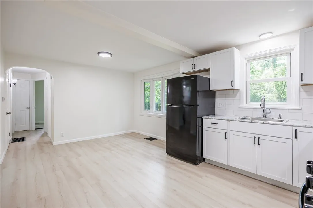 139 Crescent Road, Perinton, New York 14450, Perinton, New York 14450, 4 Bedrooms Bedrooms, 7 Rooms Rooms,2 BathroomsBathrooms,Residential,Closed,139 Crescent Road, Perinton, New York 14450,0,R1622494