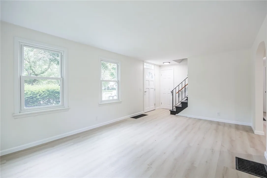 139 Crescent Road, Perinton, New York 14450, Perinton, New York 14450, 4 Bedrooms Bedrooms, 7 Rooms Rooms,2 BathroomsBathrooms,Residential,Closed,139 Crescent Road, Perinton, New York 14450,0,R1622494