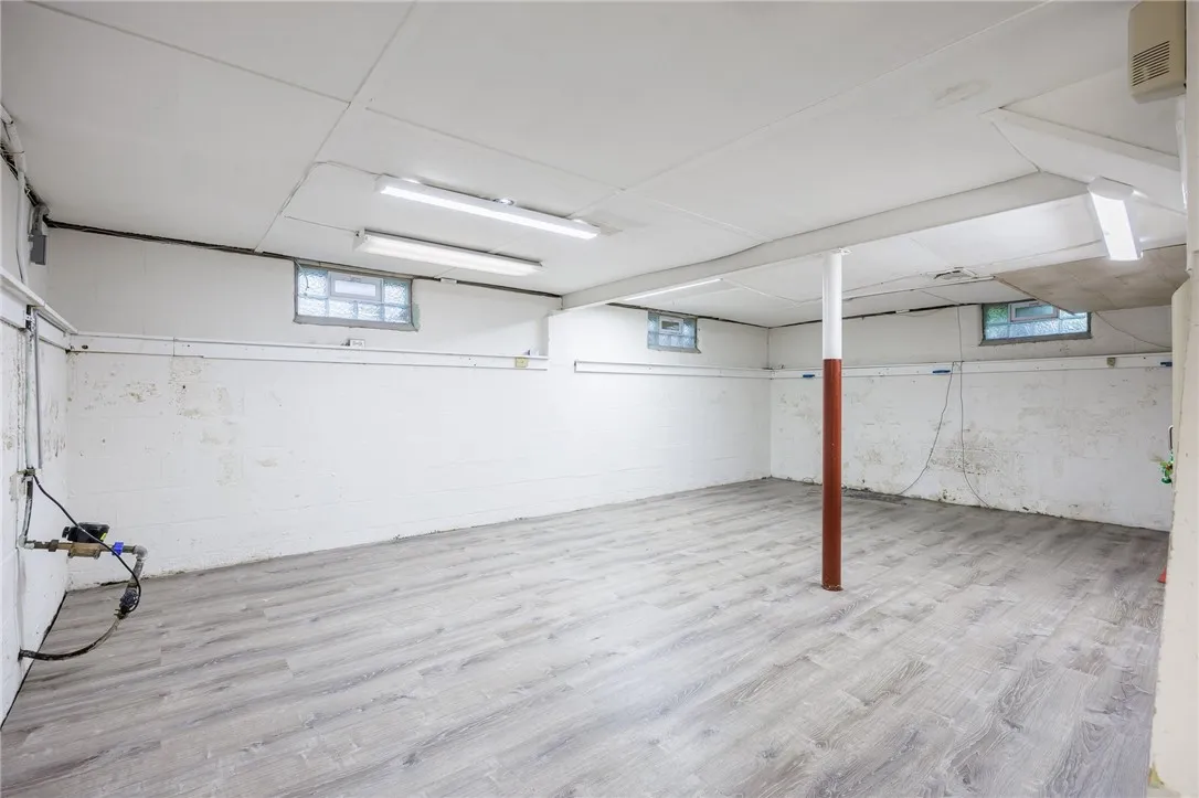 139 Crescent Road, Perinton, New York 14450, Perinton, New York 14450, 4 Bedrooms Bedrooms, 7 Rooms Rooms,2 BathroomsBathrooms,Residential,Closed,139 Crescent Road, Perinton, New York 14450,0,R1622494