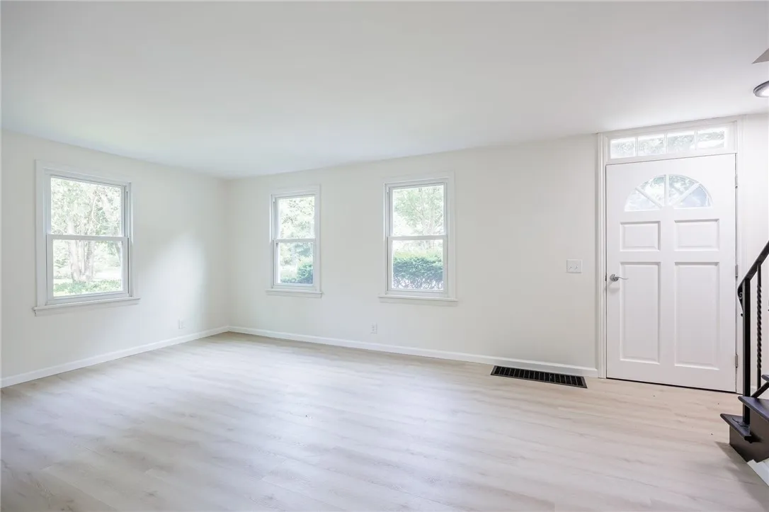 139 Crescent Road, Perinton, New York 14450, Perinton, New York 14450, 4 Bedrooms Bedrooms, 7 Rooms Rooms,2 BathroomsBathrooms,Residential,Closed,139 Crescent Road, Perinton, New York 14450,0,R1622494