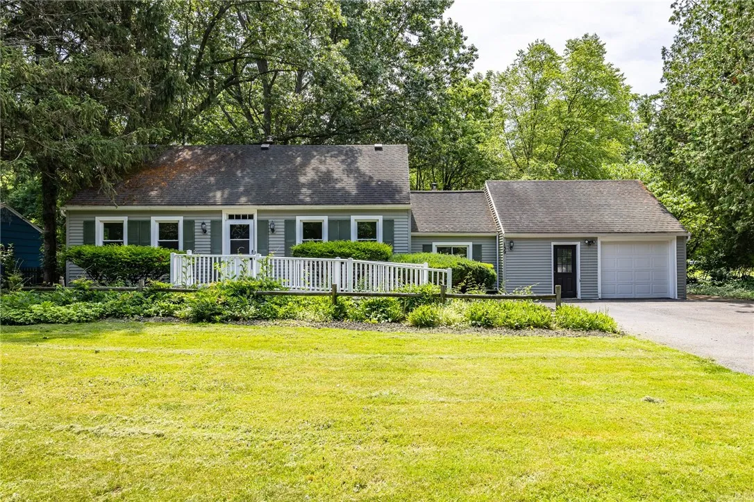 139 Crescent Road, Perinton, New York 14450, Perinton, New York 14450, 4 Bedrooms Bedrooms, 7 Rooms Rooms,2 BathroomsBathrooms,Residential,Closed,139 Crescent Road, Perinton, New York 14450,0,R1622494