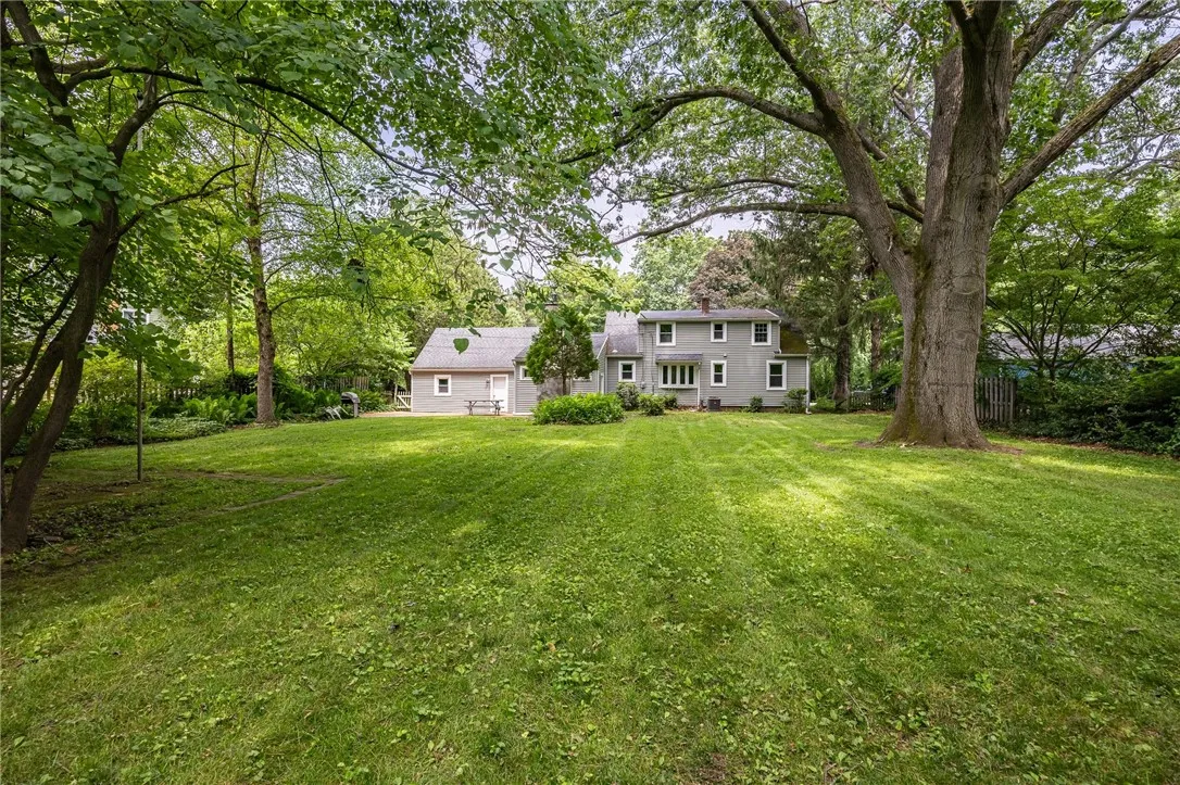 139 Crescent Road, Perinton, New York 14450, Perinton, New York 14450, 4 Bedrooms Bedrooms, 7 Rooms Rooms,2 BathroomsBathrooms,Residential,Closed,139 Crescent Road, Perinton, New York 14450,0,R1622494