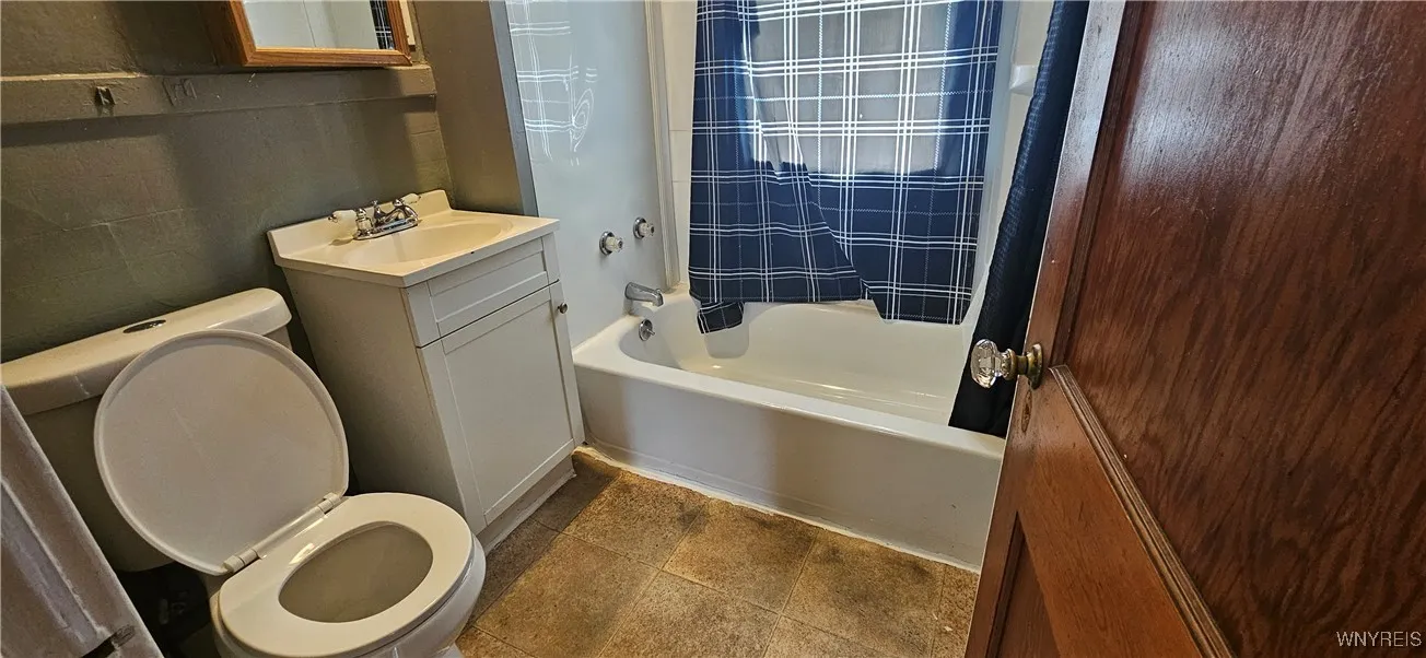 220 Dartmouth Avenue, Buffalo, New York 14215, Buffalo, New York 14215, 2 Bedrooms Bedrooms, 6 Rooms Rooms,1 BathroomBathrooms,Residential Lease,For Rent,220 Dartmouth Avenue, Buffalo, New York 14215,B1626954