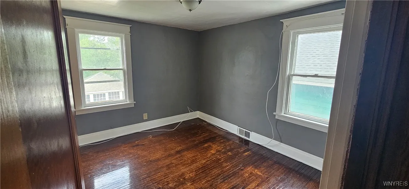 220 Dartmouth Avenue, Buffalo, New York 14215, Buffalo, New York 14215, 2 Bedrooms Bedrooms, 6 Rooms Rooms,1 BathroomBathrooms,Residential Lease,For Rent,220 Dartmouth Avenue, Buffalo, New York 14215,B1626954