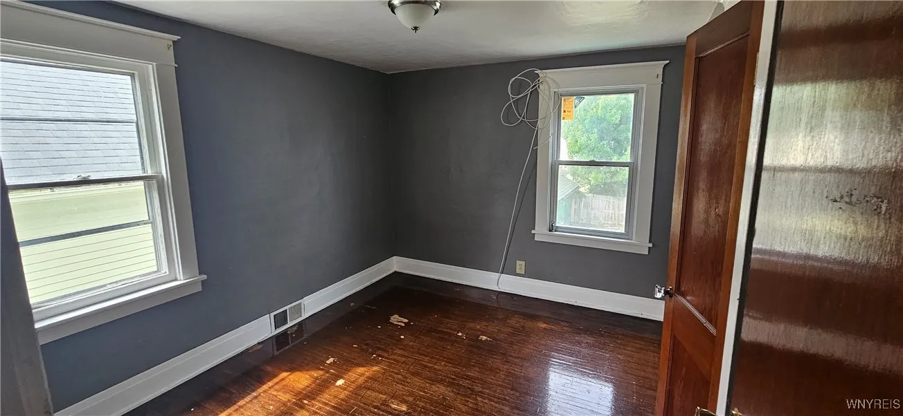 220 Dartmouth Avenue, Buffalo, New York 14215, Buffalo, New York 14215, 2 Bedrooms Bedrooms, 6 Rooms Rooms,1 BathroomBathrooms,Residential Lease,For Rent,220 Dartmouth Avenue, Buffalo, New York 14215,B1626954