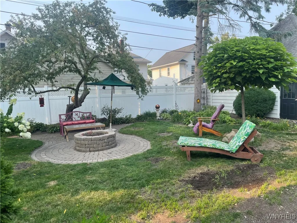 529 Willow Street, Lockport City, New York 14094, Lockport City, New York 14094, 3 Bedrooms Bedrooms, 10 Rooms Rooms,2 BathroomsBathrooms,Residential,Closed,529 Willow Street, Lockport City, New York 14094,0,B1626936