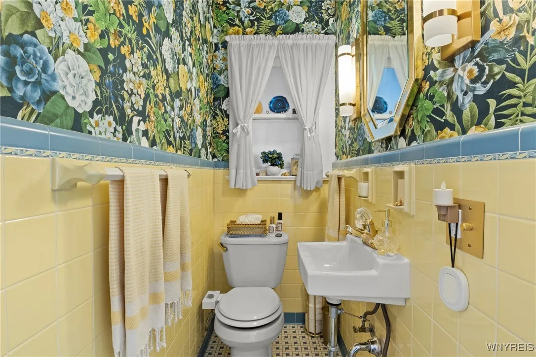 529 Willow Street, Lockport City, New York 14094, Lockport City, New York 14094, 3 Bedrooms Bedrooms, 10 Rooms Rooms,2 BathroomsBathrooms,Residential,Closed,529 Willow Street, Lockport City, New York 14094,0,B1626936