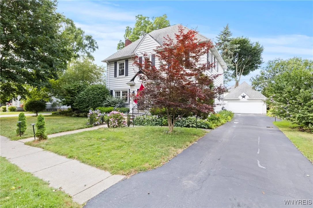 529 Willow Street, Lockport City, New York 14094, Lockport City, New York 14094, 3 Bedrooms Bedrooms, 10 Rooms Rooms,2 BathroomsBathrooms,Residential,Closed,529 Willow Street, Lockport City, New York 14094,0,B1626936