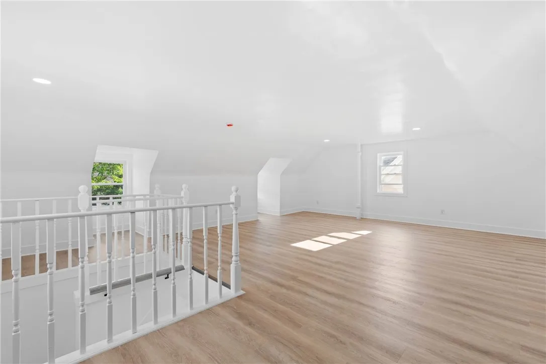 288 Emerson Street, Rochester, New York 14613, Rochester, New York 14613, 4 Bedrooms Bedrooms, 8 Rooms Rooms,2 BathroomsBathrooms,Residential,Closed,288 Emerson Street, Rochester, New York 14613,0,R1626813