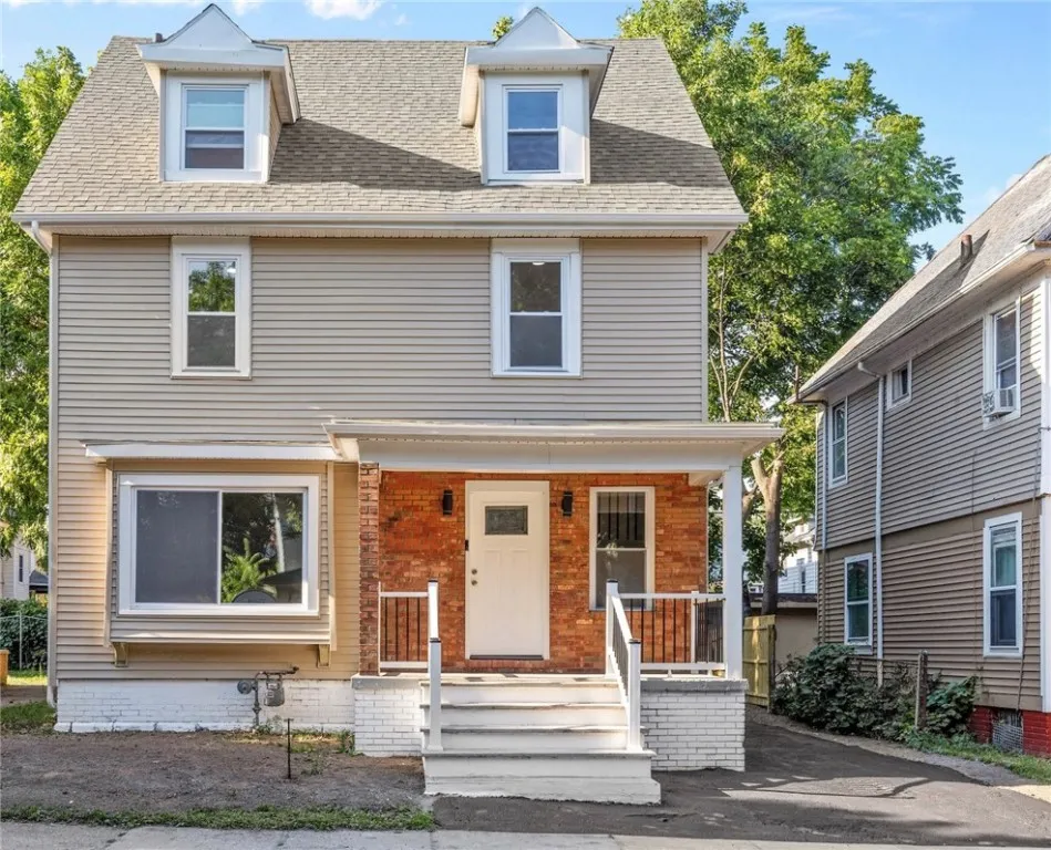 288 Emerson Street, Rochester, New York 14613, Rochester, New York 14613, 4 Bedrooms Bedrooms, 8 Rooms Rooms,2 BathroomsBathrooms,Residential,Closed,288 Emerson Street, Rochester, New York 14613,0,R1626813