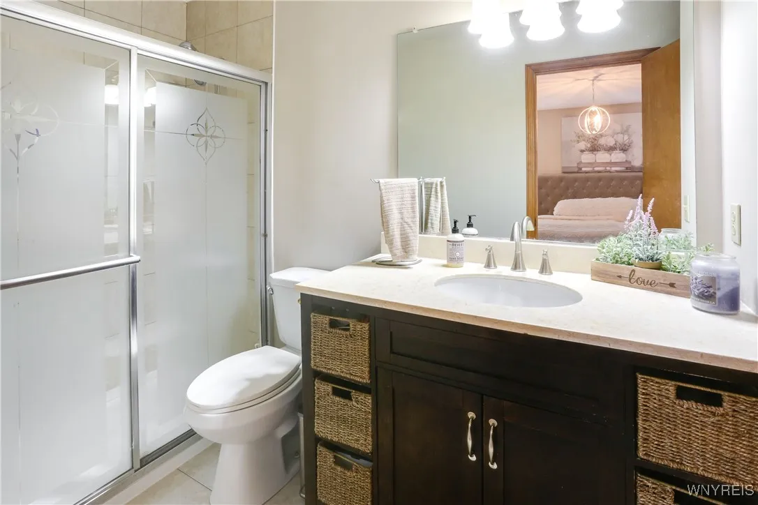 2nd floor bathroom