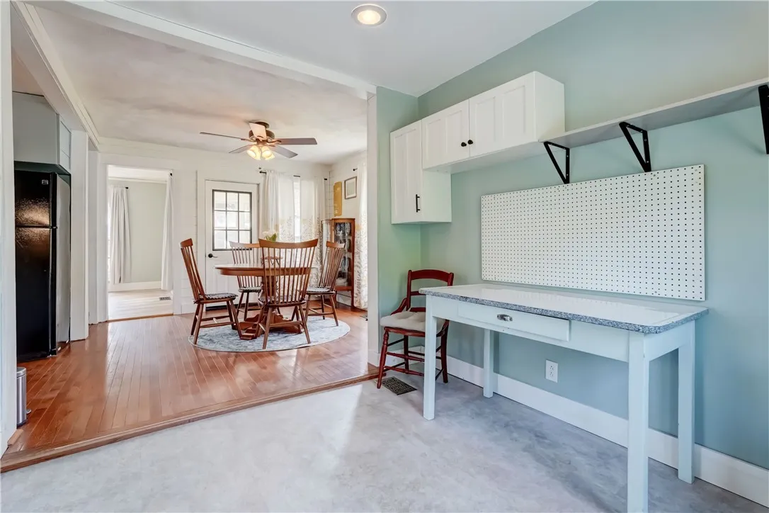 Open to the dining area!